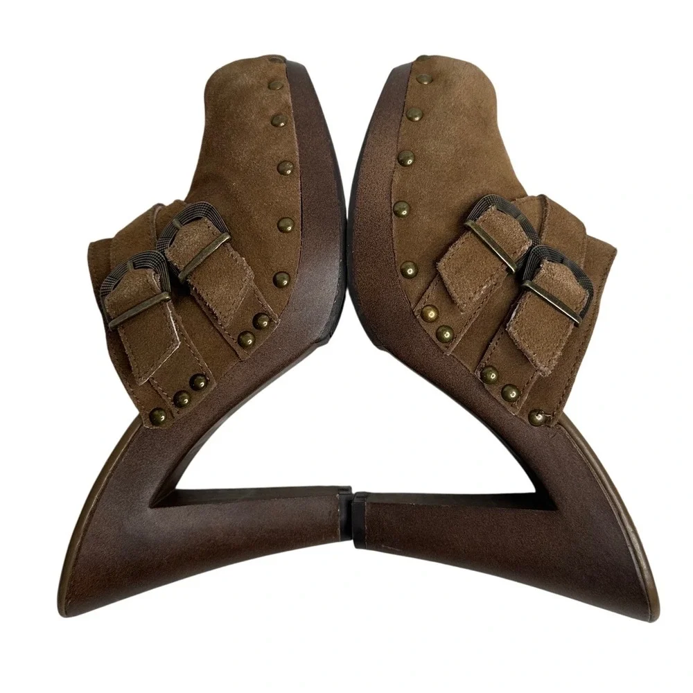 Dana‎ Buchman Tan Suede Hazelton Desert Riveted Clogs Boho Retro Platform SZ 8